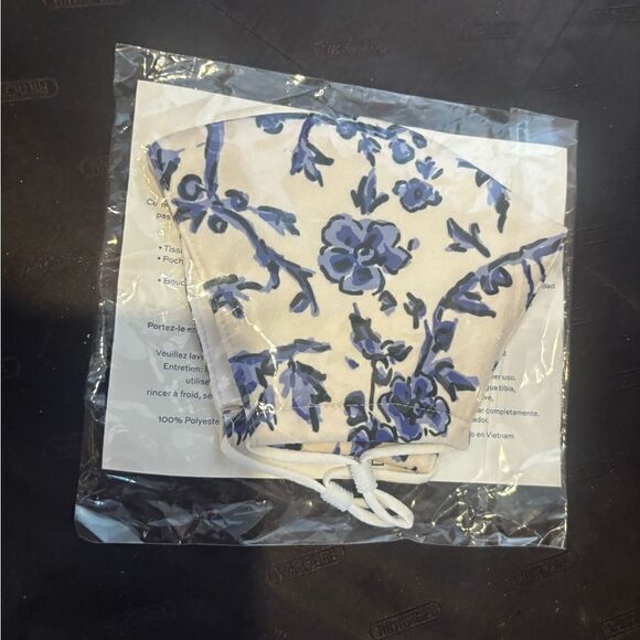 NWT Tory Burch Blue and White Floral Face Mask face cover - Picture 1 of 2